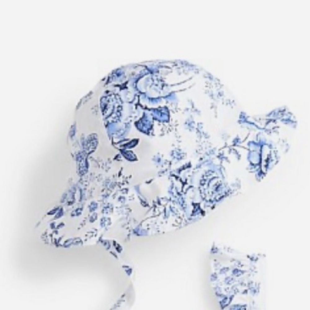 Ralph Lauren sun hat baby Size 24 Months Floral .